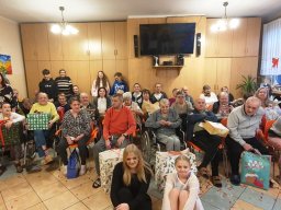 Rozdanie paczek mieszkańcom Bytomskiego Centrum Wsparcia, 23.12.2025